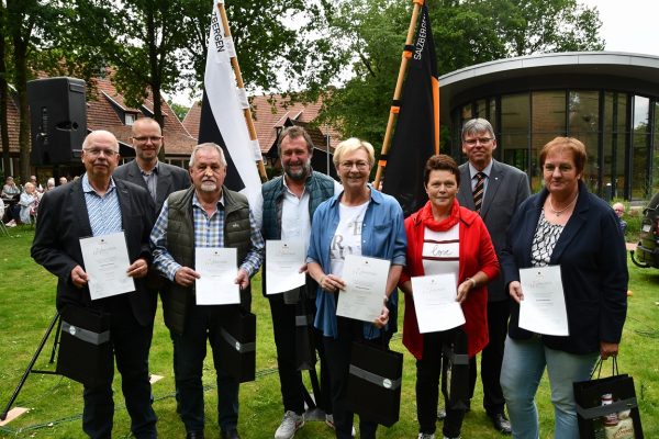 AOL_0703 [max. 2 MB]