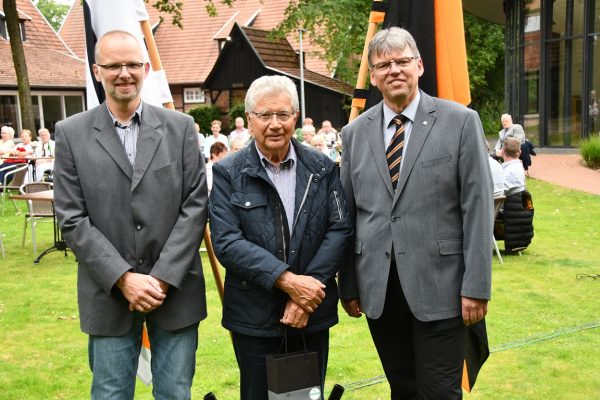 AOL_0716 [max. 2 MB]