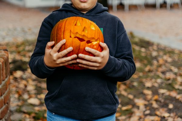 Kolping-Kuerbisse-schnitzen-78